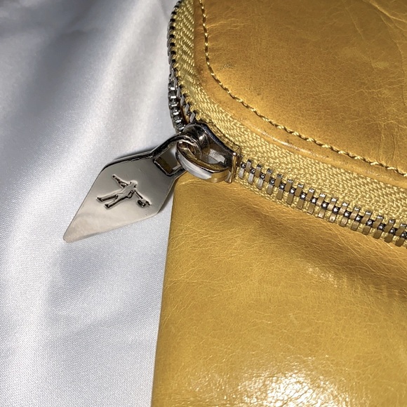 HOBO INTERNATIONAL - Picture 9 of 15